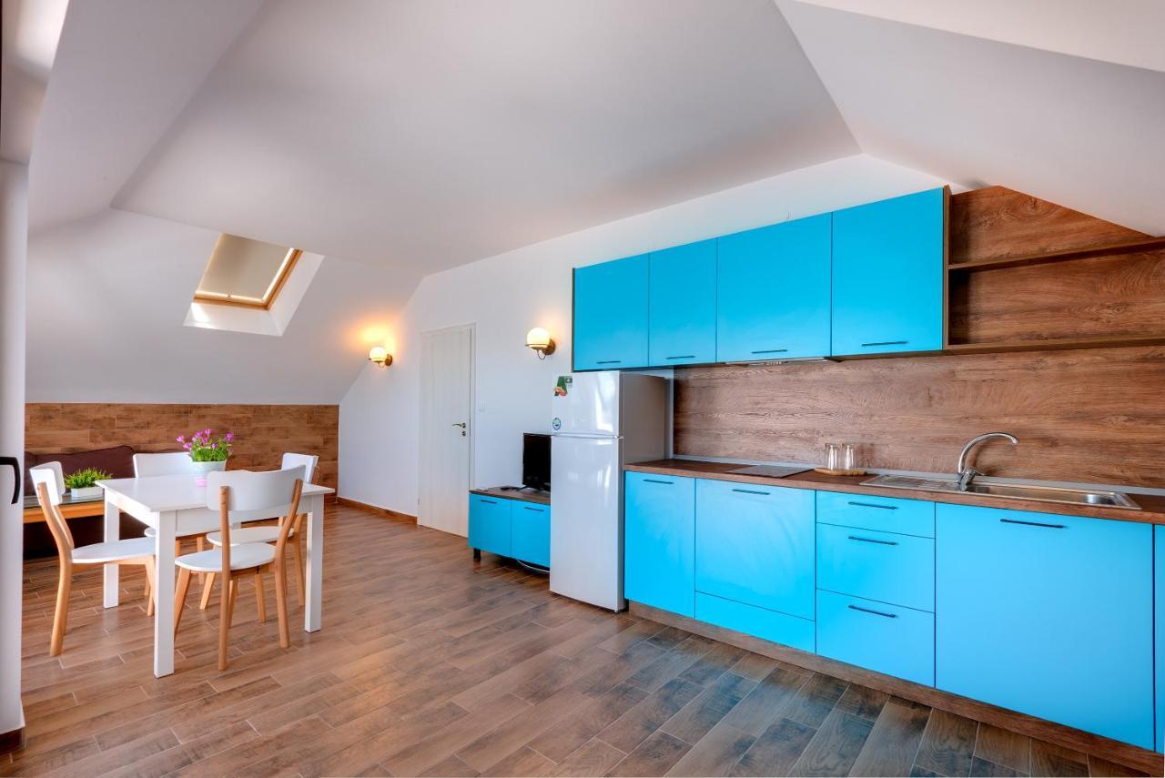 Panorama Blue Family Hotel And Free Parking 네세부르 외부 사진
