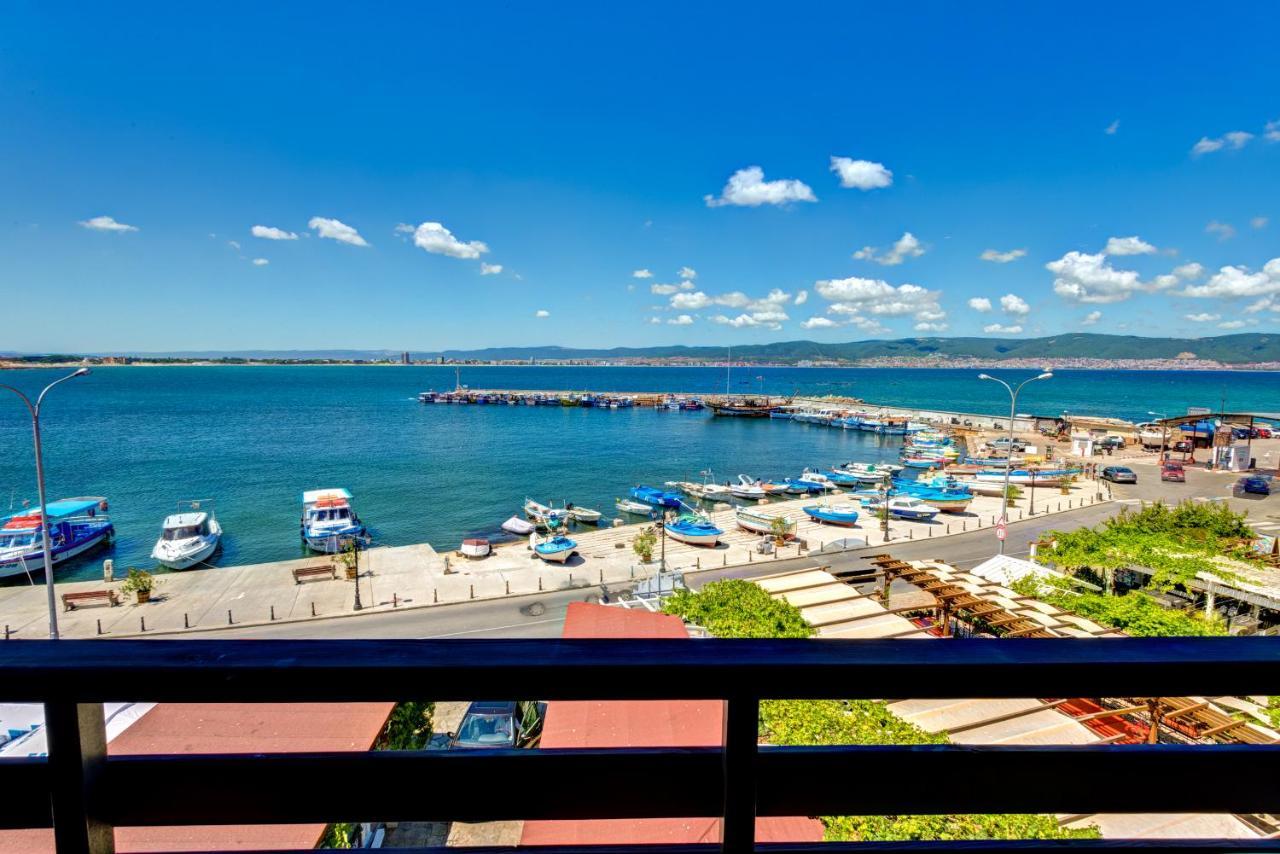 Panorama Blue Family Hotel And Free Parking 네세부르 외부 사진