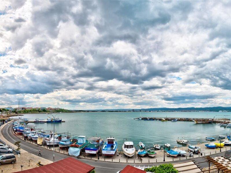 Panorama Blue Family Hotel And Free Parking 네세부르 외부 사진